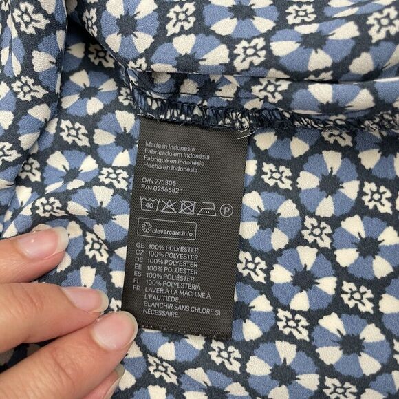 H&M Blue Chiffon Floral Tank Top Sleeveless Blouse V-Neck Geometric Size 6 - Picture 5 of 9